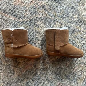 UGG Toddler Keelan - tan chestnut brown. Like new with box. 7c